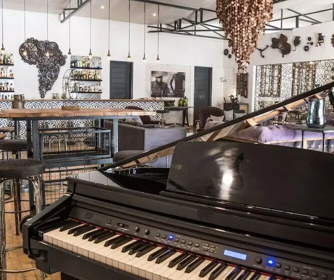 هتل Latitude 13 Degrees