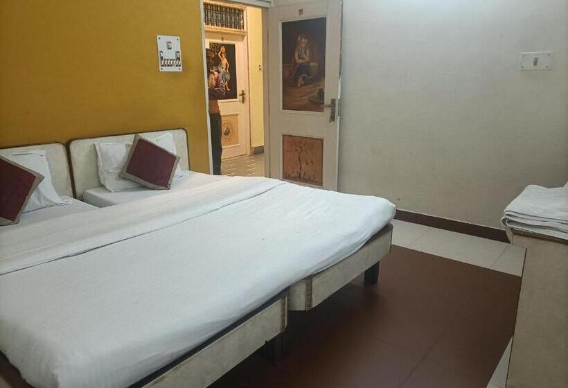 בית מלון כפרי Midtown