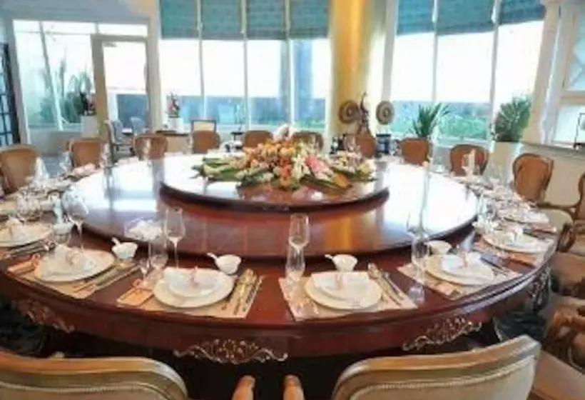 Отель Ramada Plaza Chongqing North