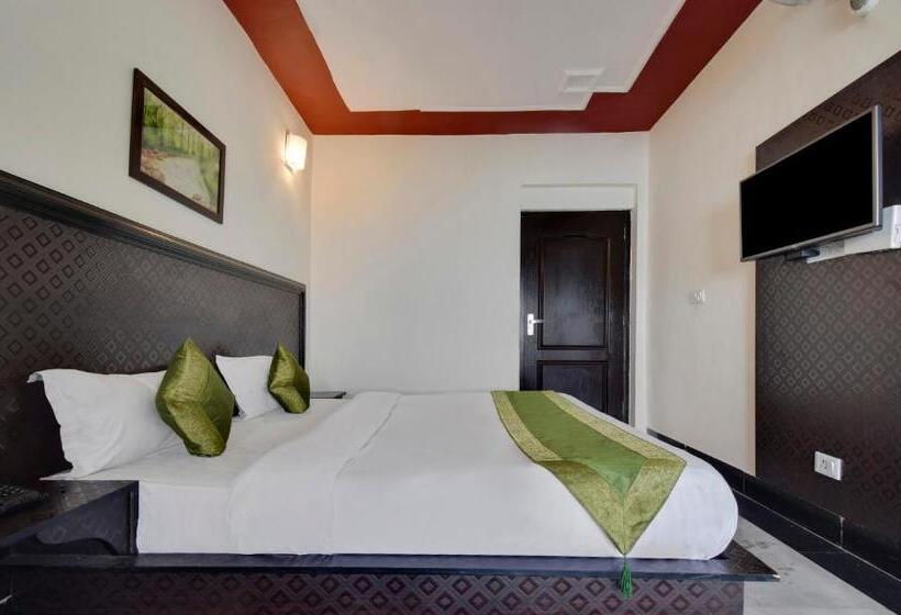 ホテル Treebo Mayur, Mall Road