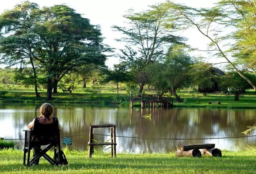 هتل Voyager Ziwani Tented Camp