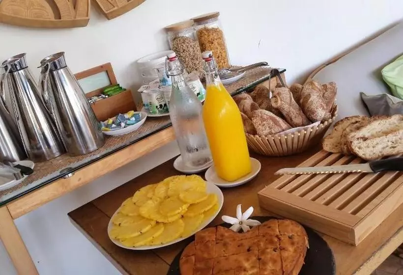 پانسیون Fare Suisse Tahiti Guesthouse