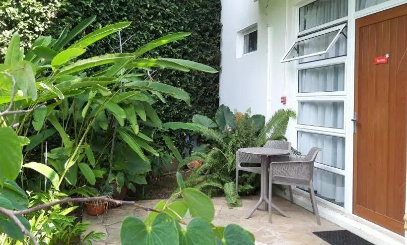 پانسیون Fare Suisse Tahiti Guesthouse