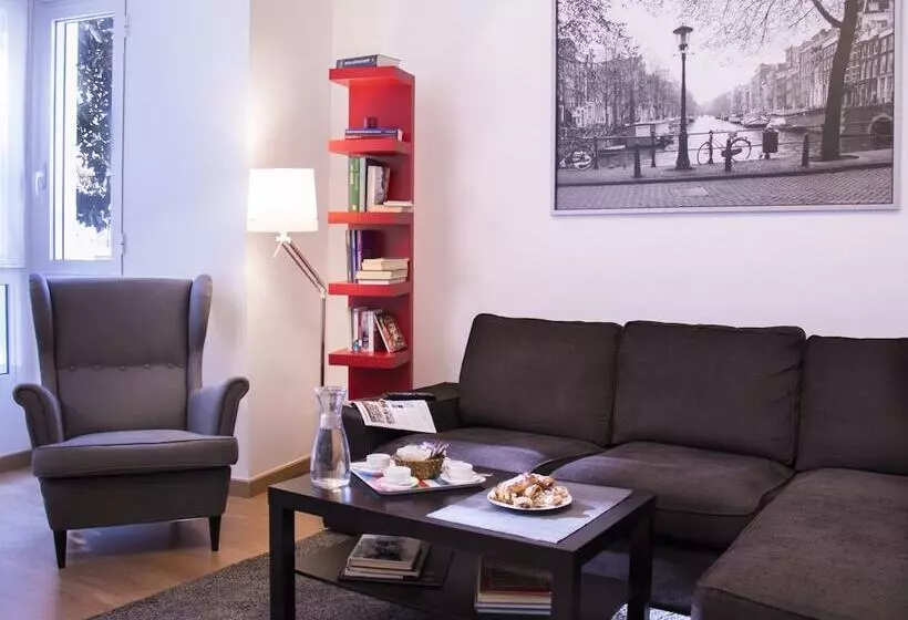 Apartamentos Prado Sastre