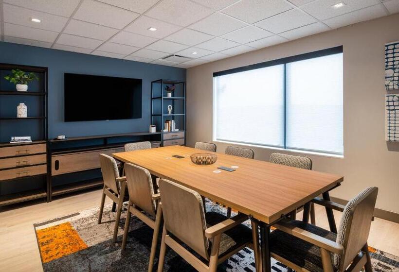 هتل Atwell Suites Denver Airport Tower Road, An Ihg