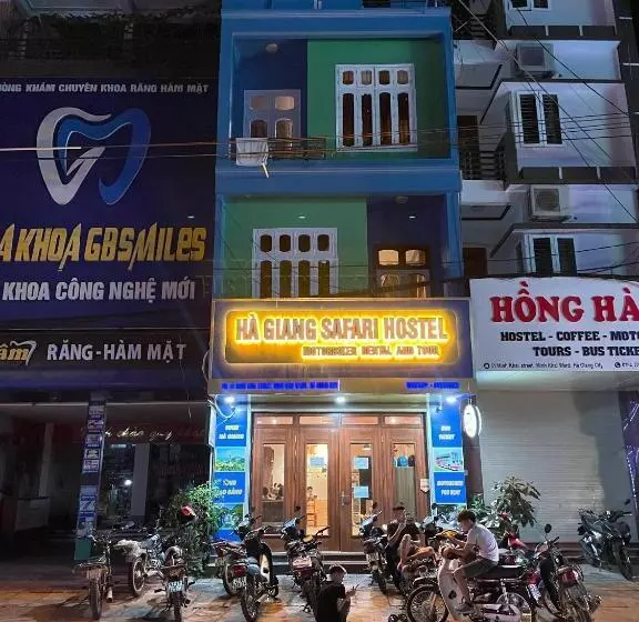 تختخواب و صبحانه Ha Giang Safari Hostel & Motorbikes