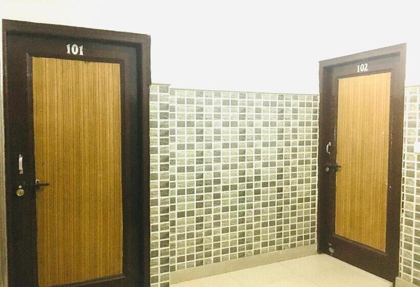 پانسیون Trimrooms Shree Mata Palace, Katra Bus Stand