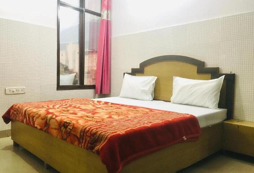 پانسیون Trimrooms Shree Mata Palace, Katra Bus Stand