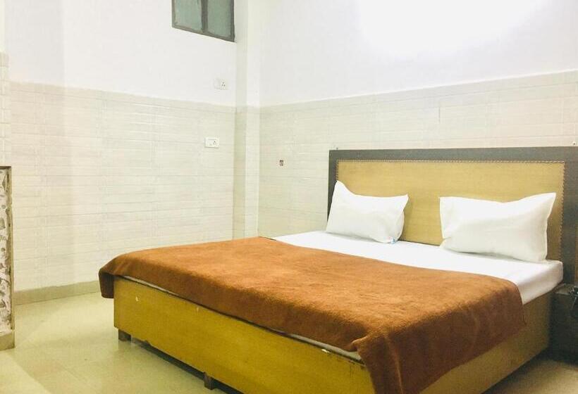 پانسیون Trimrooms Shree Mata Palace, Katra Bus Stand