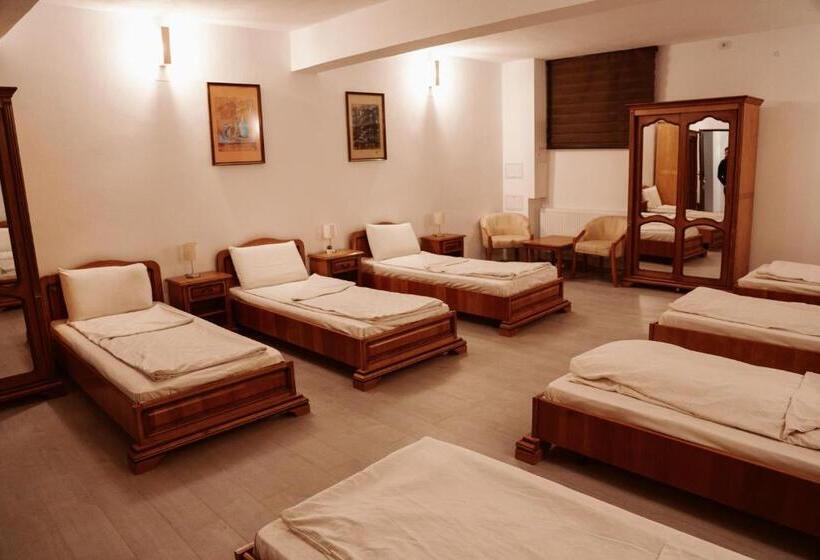 هاستل Escape Pensiune