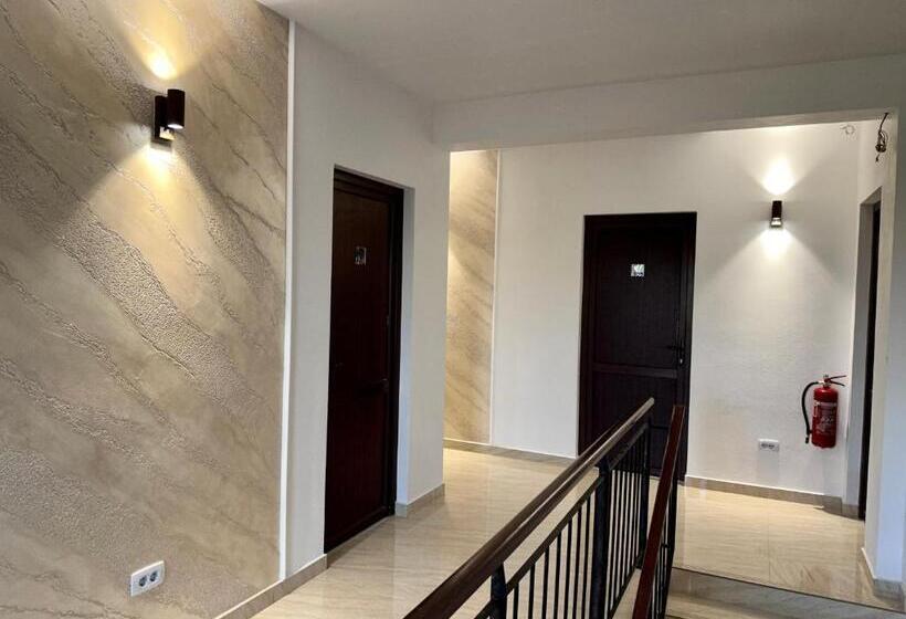 هاستل Escape Pensiune