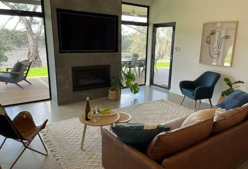 Aamiaismajoitus (B&B) The Pavilion At Sevenhill