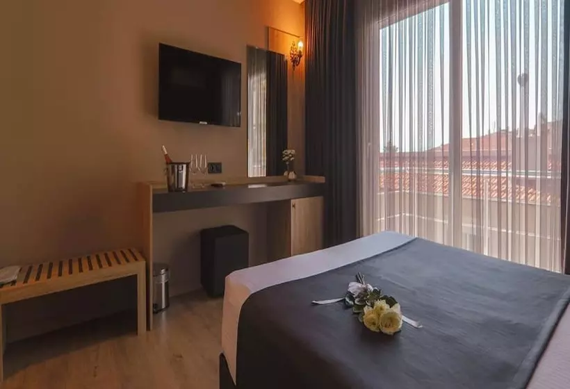 ホテル Grand Faik