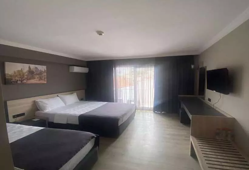 ホテル Grand Faik