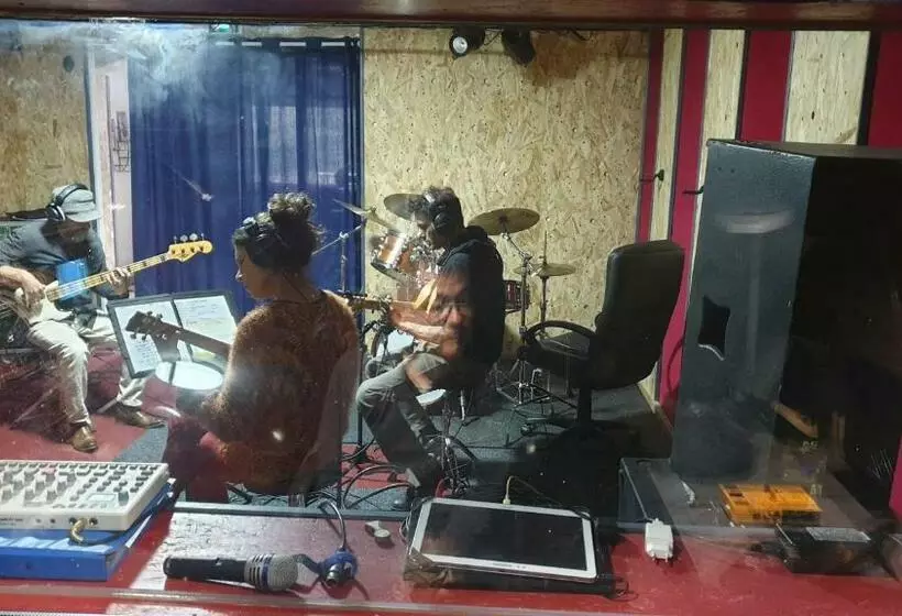 Aamiaismajoitus (B&B) Maury Cat Studio 66