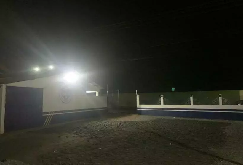 هتل Chulamar, Piscina Y Restaurante