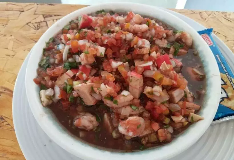 هتل Chulamar, Piscina Y Restaurante