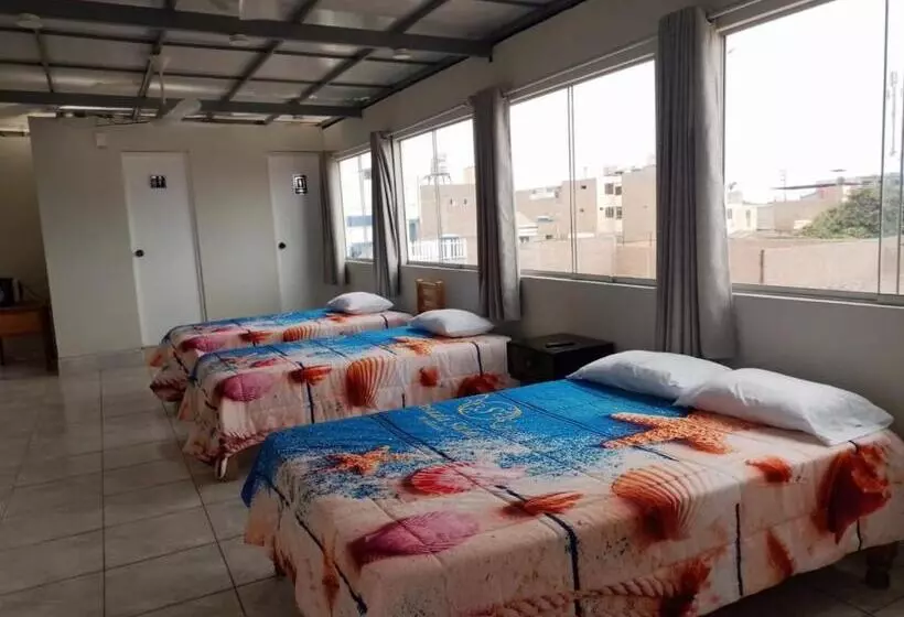 ペンション Posada Salas & Kari Peru Travel