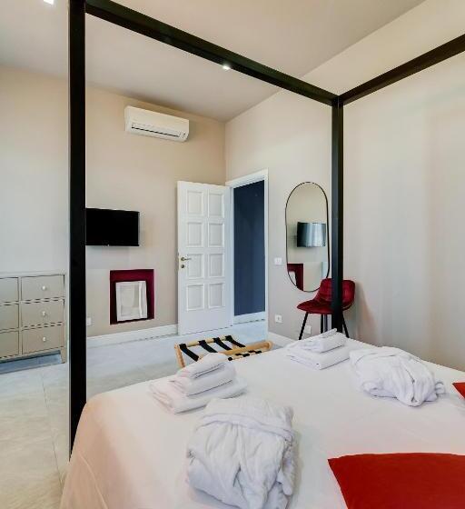 پانسیون Vivilo Roma Trevi   Luxury Experience   Private Jacuzzi On Terrace   Insane View