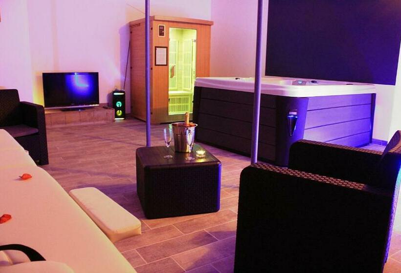 بنسيون Le Mas Roc Amour