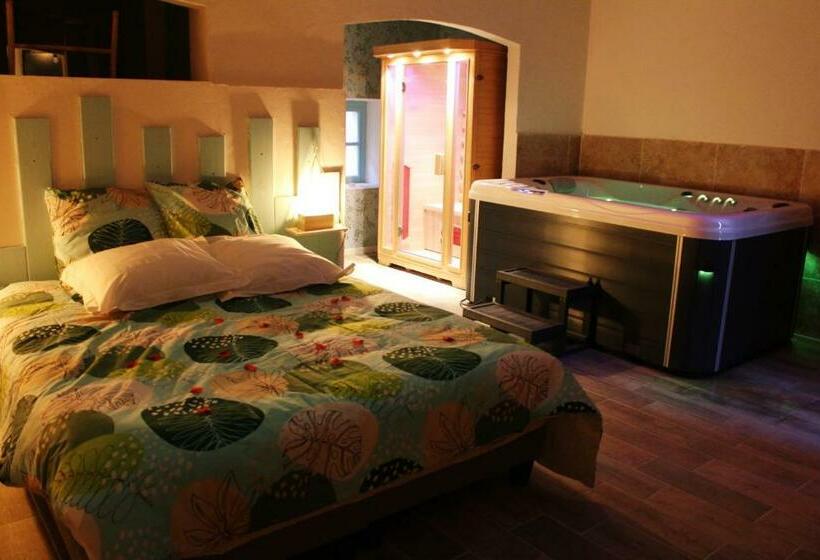 بنسيون Le Mas Roc Amour