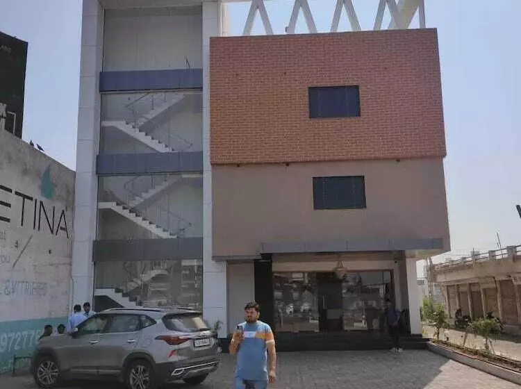 ホテル Fun Imperial Morbi