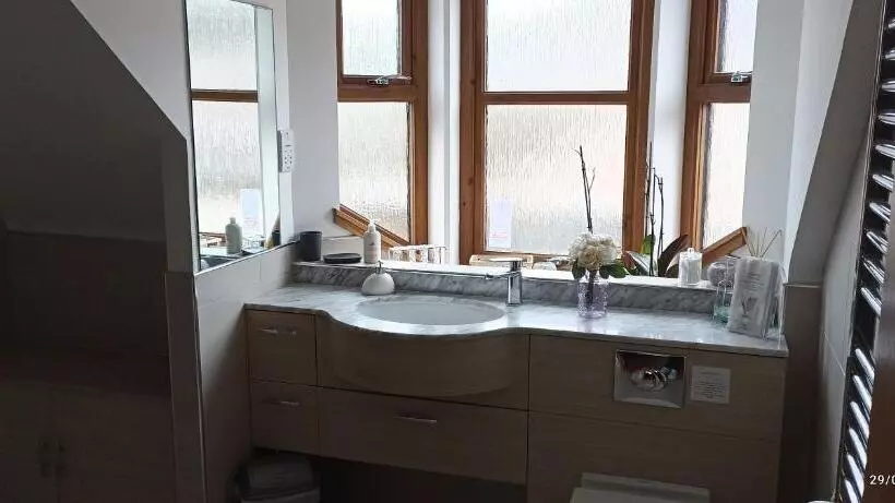 Outlander Boutique B&b Super King