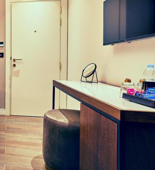 تختخواب و صبحانه Cinematique