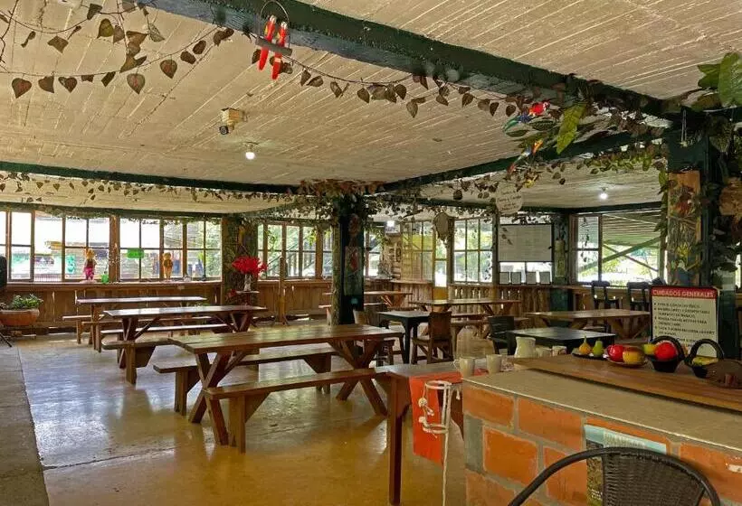 Hotelli Cabañas Jc