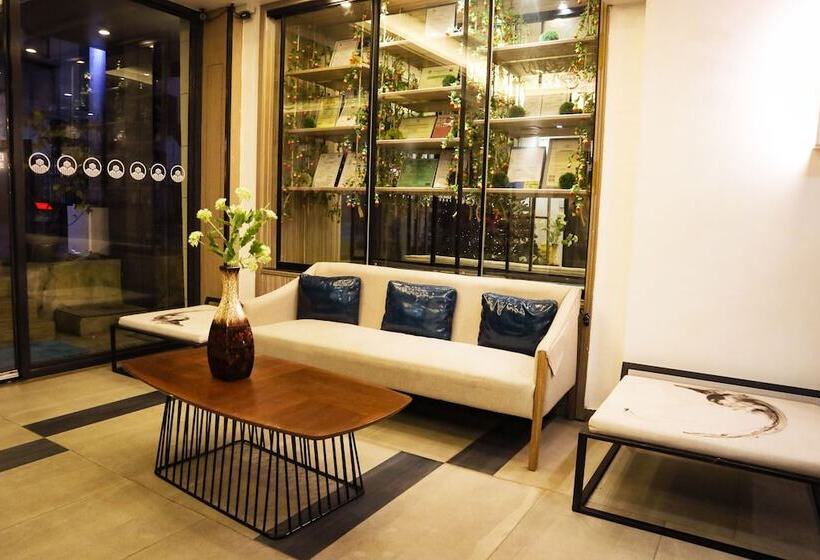 Erus Suites Hotel Boracay