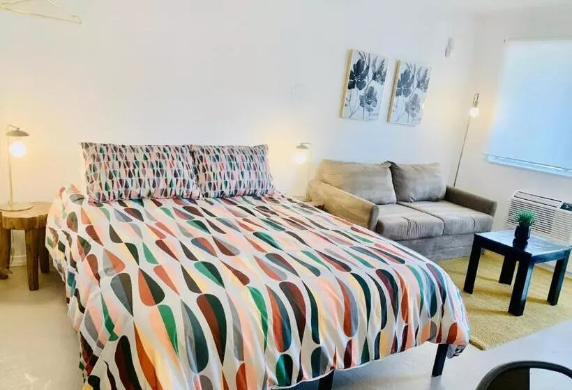 Отель Dragonfly Motor Lodge