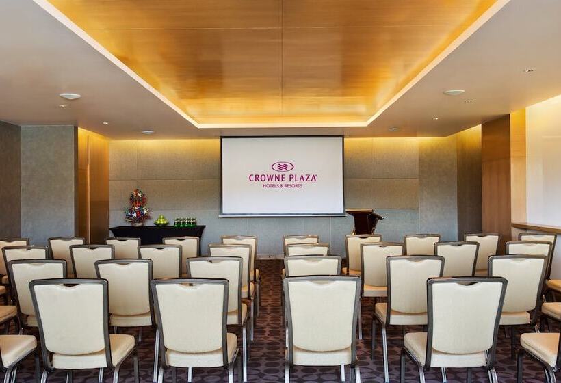 בית מלון כפרי Crowne Plaza Ahmedabad City Centre, An Ihg