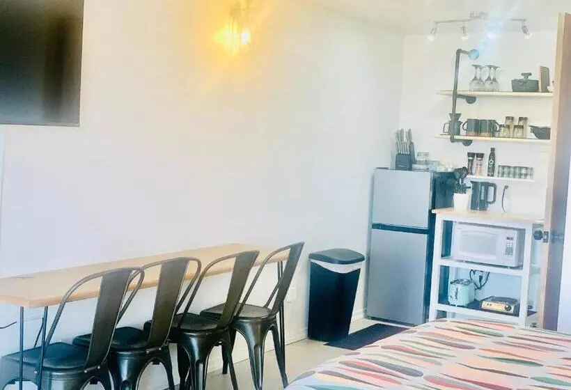 Отель Dragonfly Motor Lodge