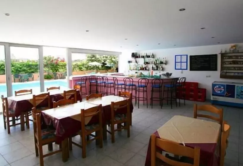 בית מלון כפרי Handakas