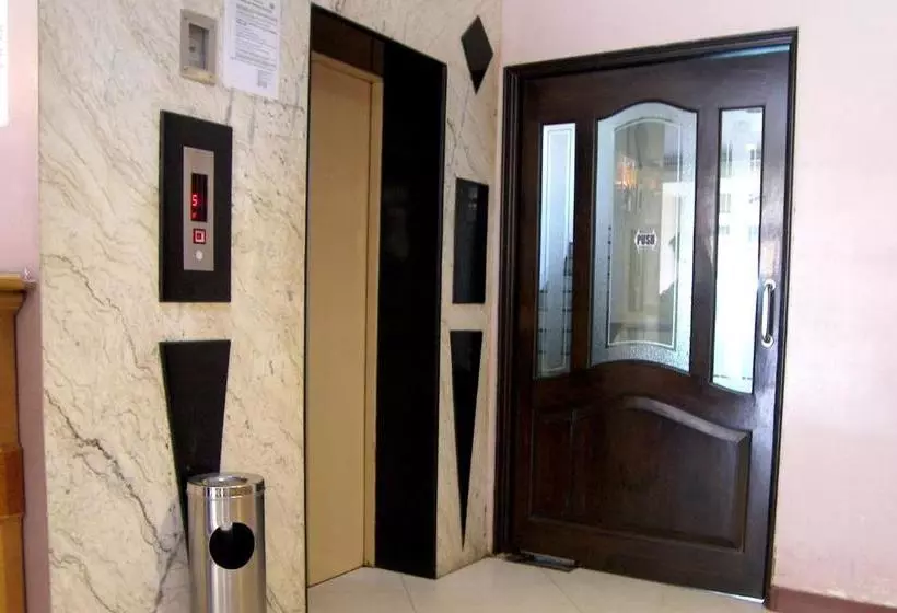 هتل The Menino Regency