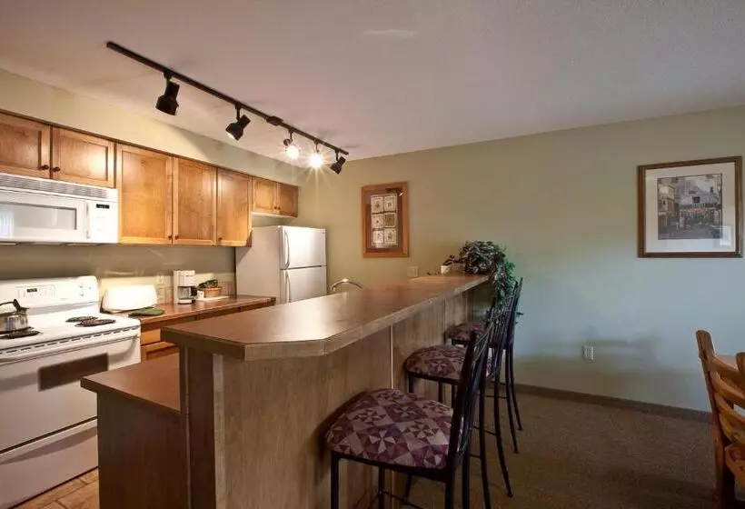 Отель Polaris Lodge