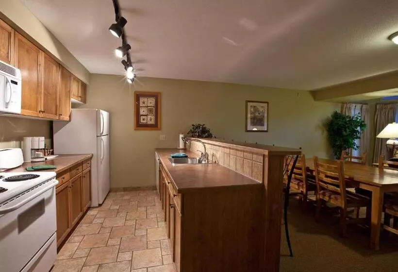 Отель Polaris Lodge