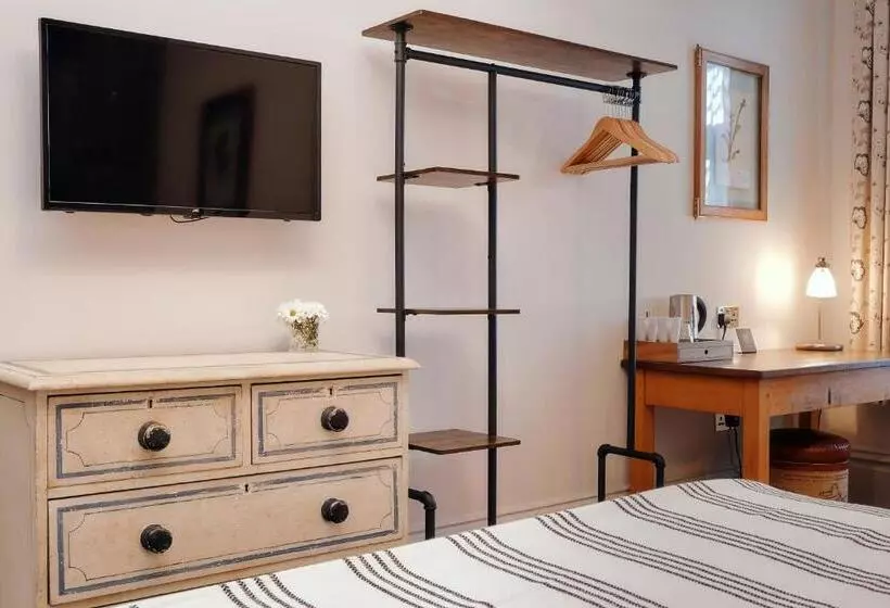 ホテル The Black Lion Pub & Boutique Guesthouse