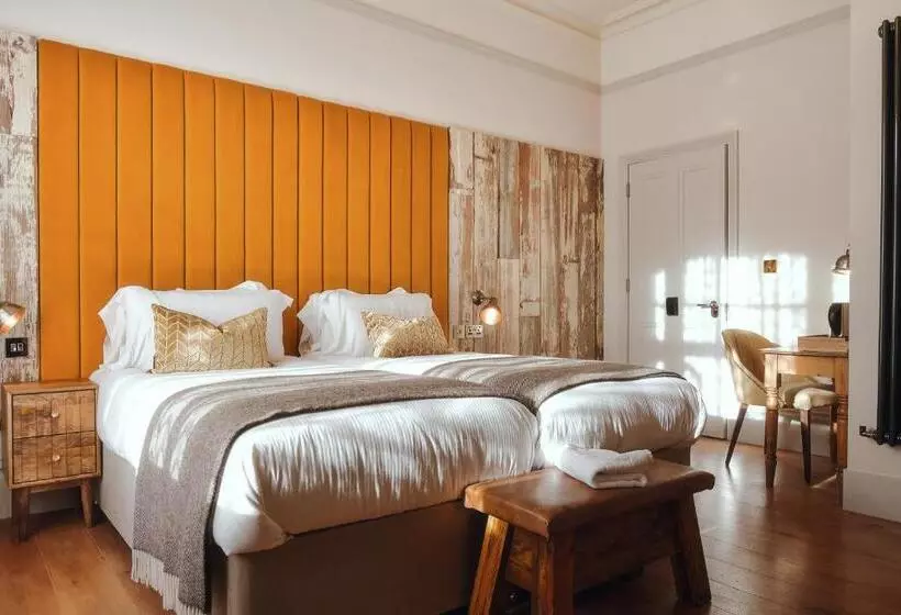 ホテル The Black Lion Pub & Boutique Guesthouse