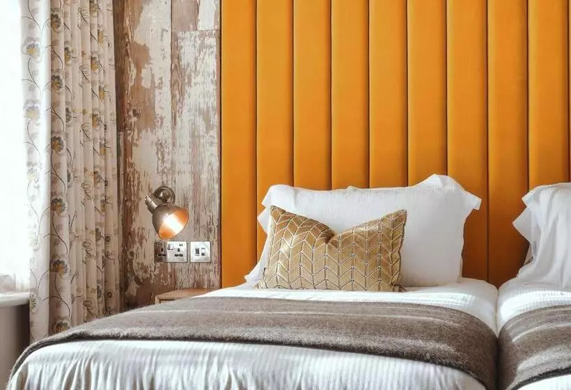 ホテル The Black Lion Pub & Boutique Guesthouse