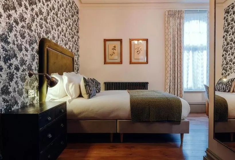 ホテル The Black Lion Pub & Boutique Guesthouse