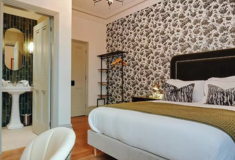 ホテル The Black Lion Pub & Boutique Guesthouse