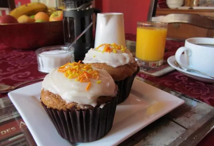 بنسيون The Warwick Guesthouse