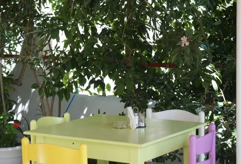 Stam & John Apartments