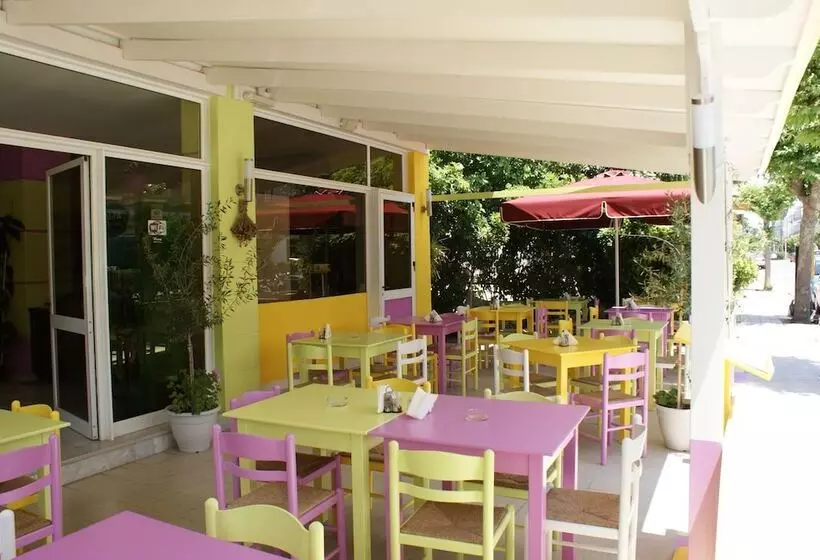 Stam & John Apartments