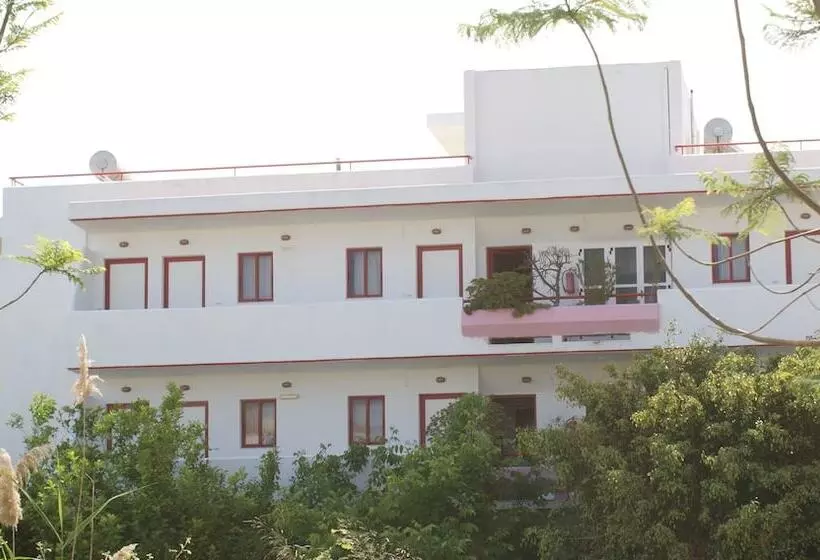 Stam & John Apartments