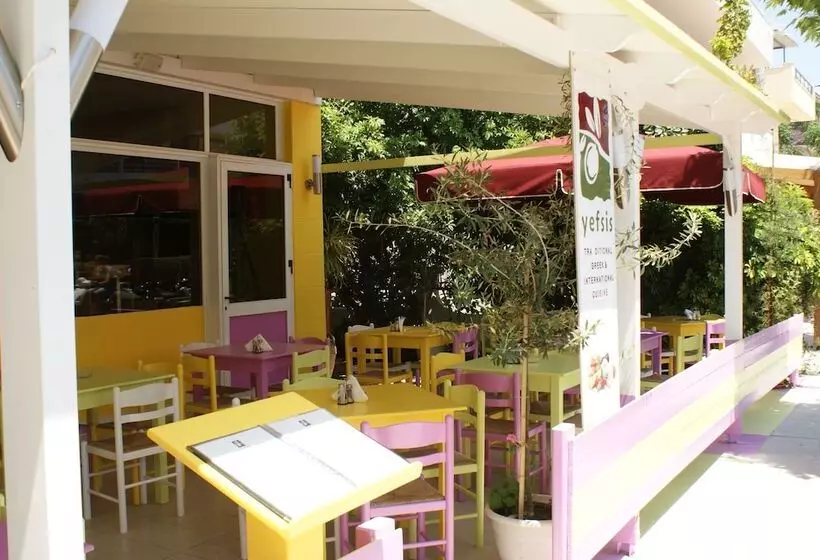 Stam & John Apartments