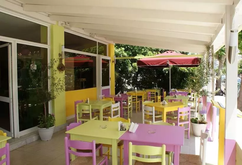 Stam & John Apartments