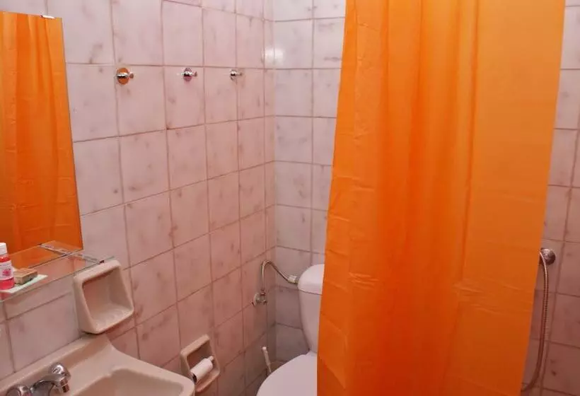 Stam & John Apartments