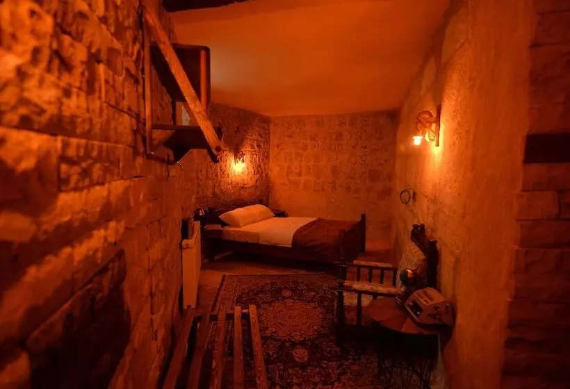 ホテル The Cave House